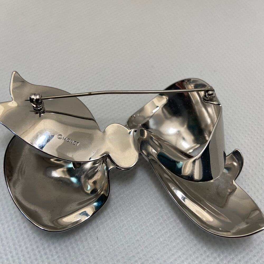 Vintage Monet Large Bow Silver Plated Brooch - Picture 5 of 5